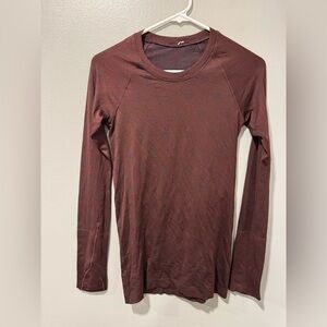 Lululemon Swiftly Tech Long Sleeve Shirt 2.0 in Yogo Pop Cassis /Black Size 4
